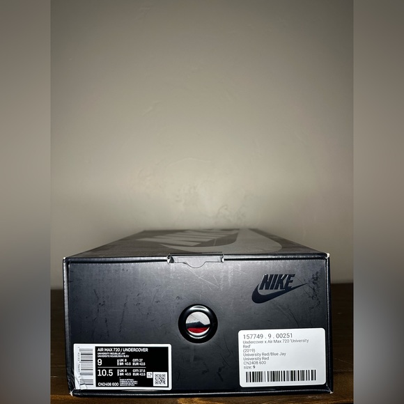 Undercover x Nike Air Max 720 ‘University Red’ - Picture 2 of 9